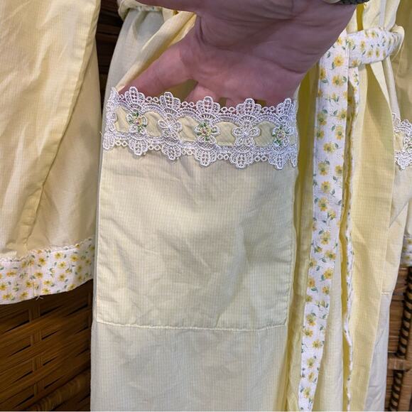 Secret treasures butter yellow ditzy floral cotton blend robe cottagecore large - Picture 8 of 15